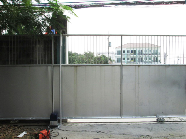 บริษัท แด็ด ออโต้ดอร์ จำกัด ติดตั้งประตูรีโมท